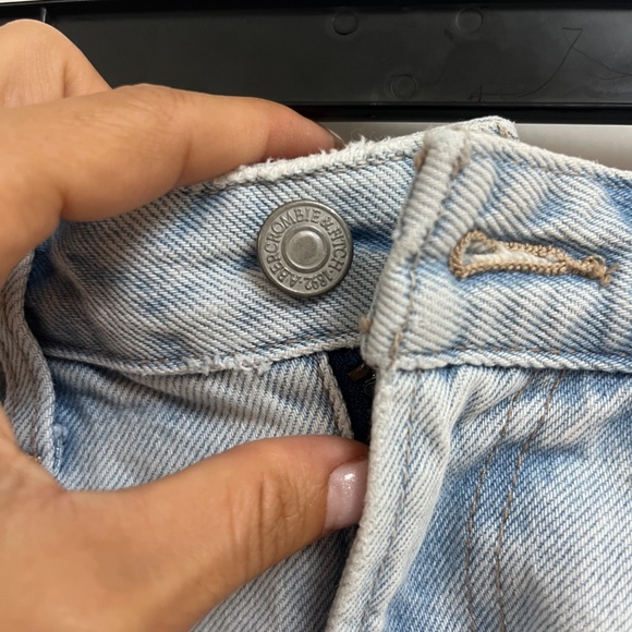 Abercrombie & Fitch Distressed Denim Shorts w/ Lace Detail – Light Wash - Picture 3 of 9